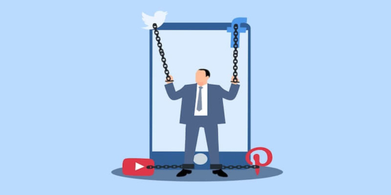 Sosyal Medyada Varım, Öyleyse Kimim?